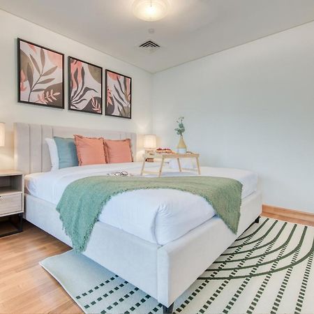Unbeatable Rate Stylish 1Br With Balcony Near Metro By Deluxe Holiday Homes Dubaj Kültér fotó